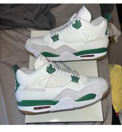 Jordan 4 Retro SB Pine Green Size 11.5M