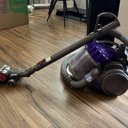 Dyson Vacuum 
