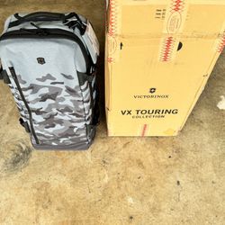 Victorianox Luggage 