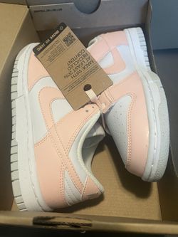 Women’s Nike Dunk Next Nature Size 5.5