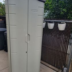 RUBBERMAID SHED