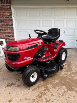 Craftsman DLT 3000 42 Inch Riding Lawnmower