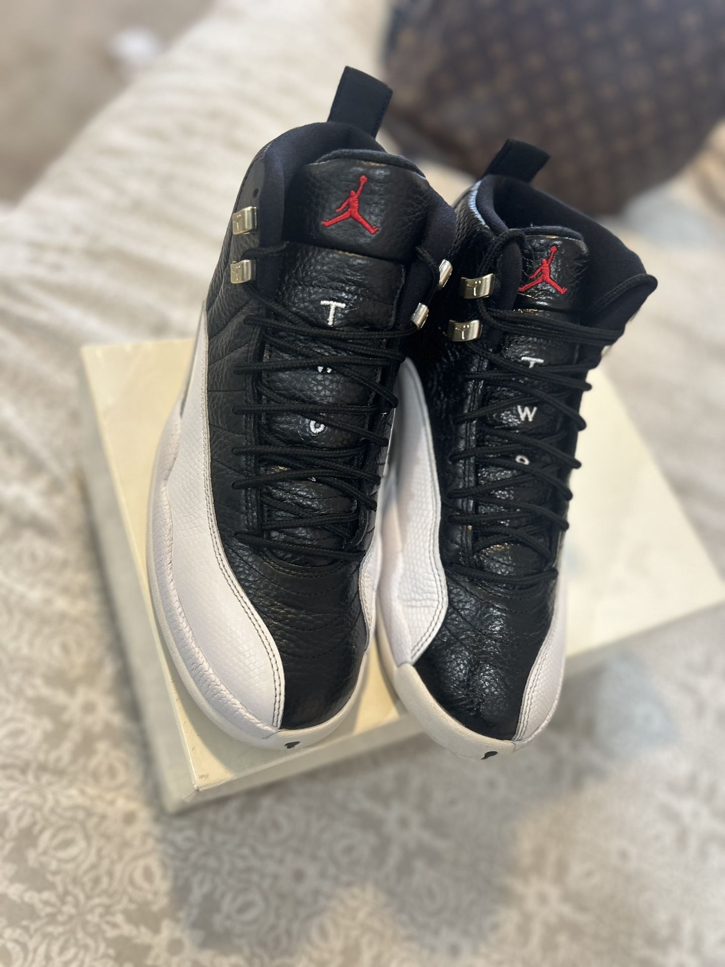 Air Jordan Retro Size 9m. 99$