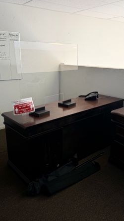 Desk / Escritorios