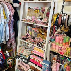 White Ladder Shelf Style 