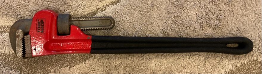 Tool Shop 24" Heavy-Duty Pipe Wrench