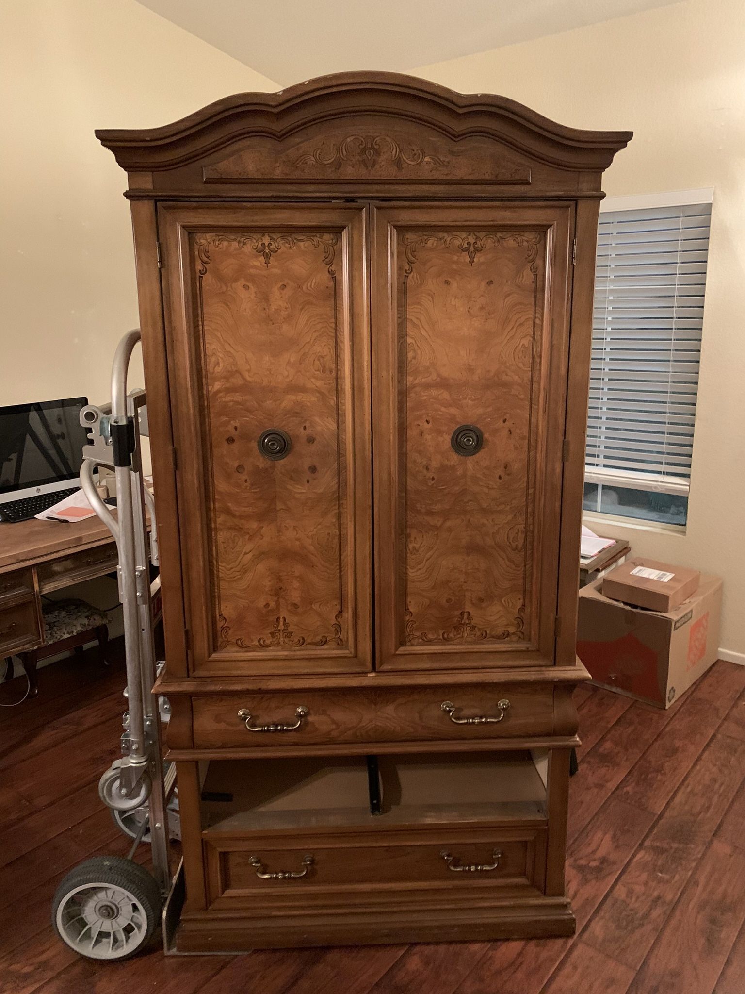 Armoire
