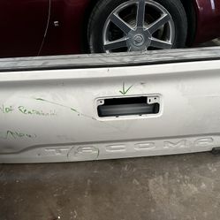 Toyota Tundra Tail Gate 