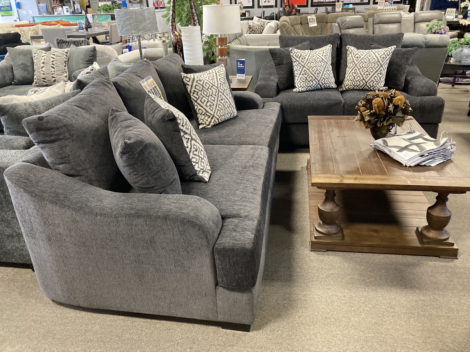 Dark Gray 2Pc Couch Set 🖤✨ Easy Financing Available ✅✅
