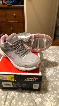 Avia tennis shoes