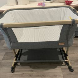 Baby Bassinet - AMKE Brand 