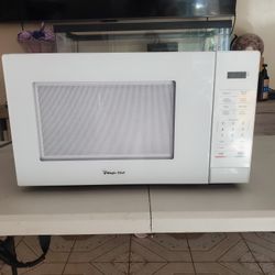 magic chef microwave model HMM1110W