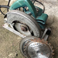 Makita Circular Saw 2 Blades Included