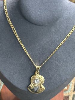18k Gold  🇮🇹 Figaro Necklace and Pendent