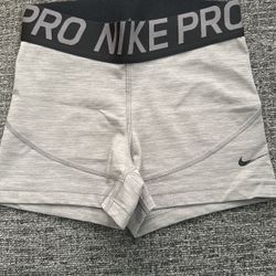 Nike Pro  Small