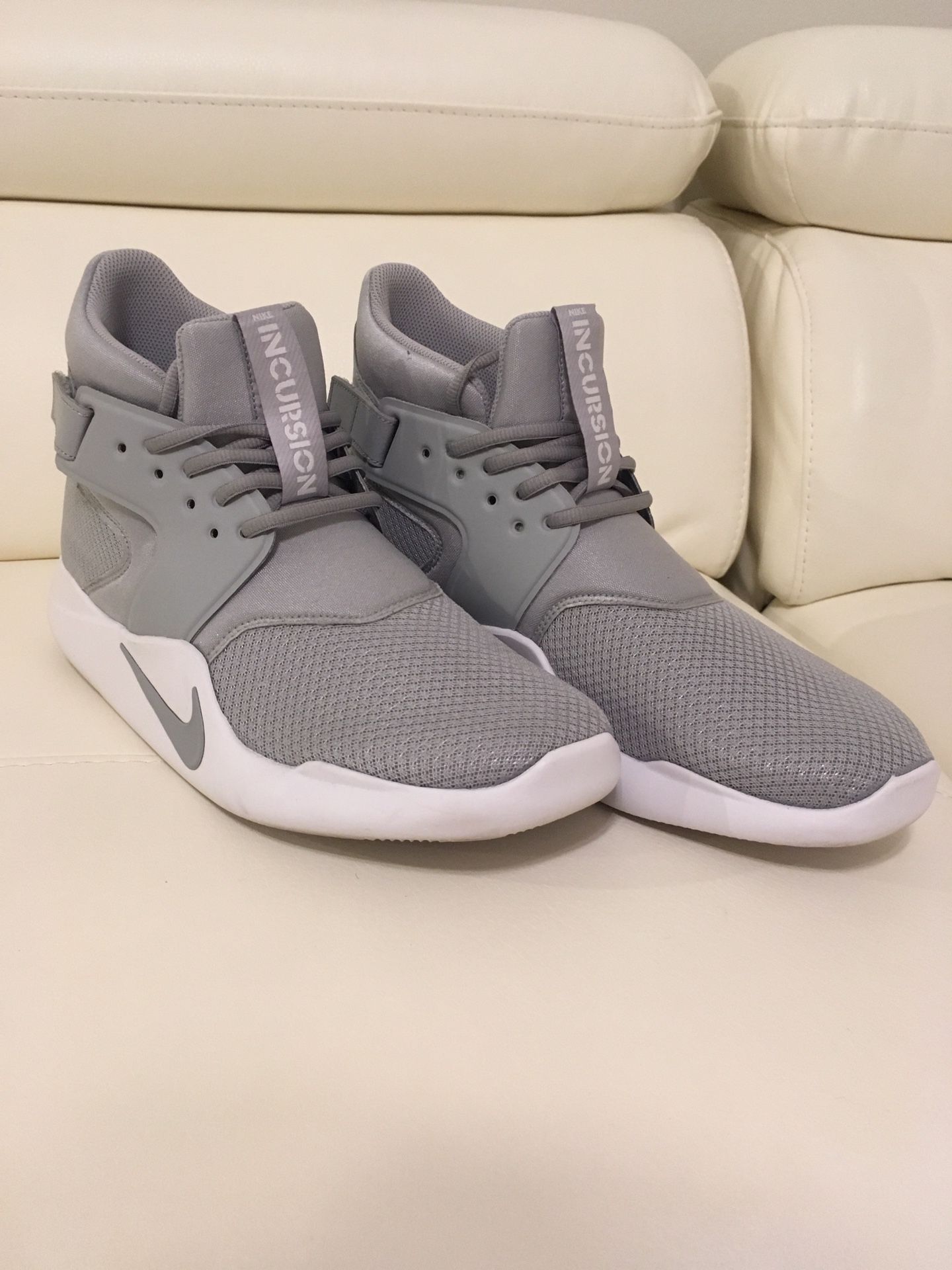 Nike Incursion Mid-Top Cool Grey Sz for Sale in Margate, FL -