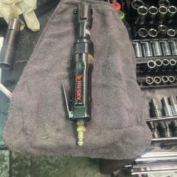 Husky 3/8” Air Ratchet