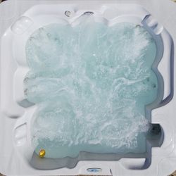 Refurbished 7- person 2008 Cal Spas/Hot tub/ Series for sale