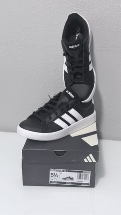 NEW AUTHENTIC ADIDAS GROUND COURT 3.0 SHOES FOR SALE $30