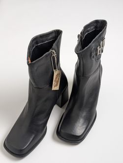 Harley-Davidson Women's Leather Boots HD Block Heel
NOS 8.5M Brazil 81868
