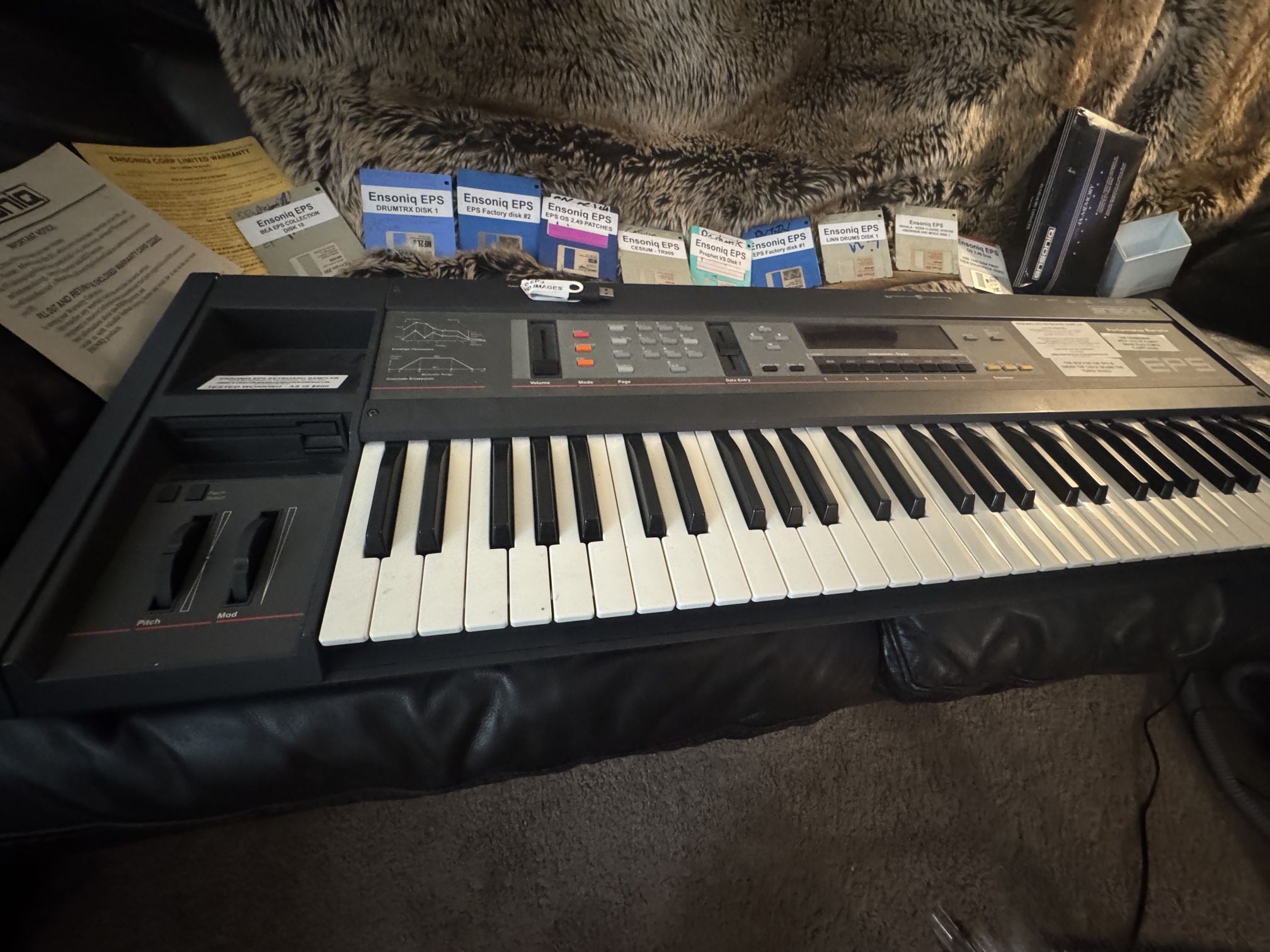 Looks And Works Like New : Ensoniq EPS 13 Bit Lo-Fi Sampler (Enter The 36 Chambers) 