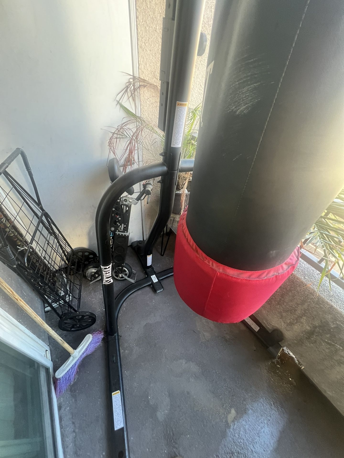 Omni Strike Everlast Punching Bag Stand