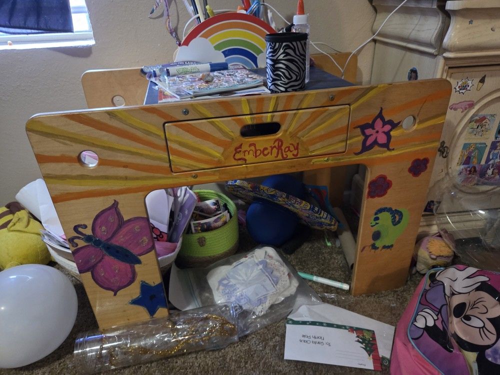 Kids Drawing Desk