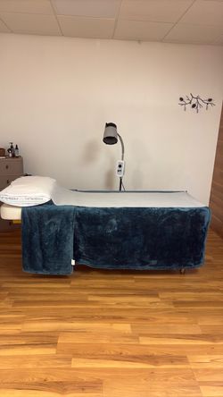 Massage bed