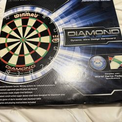 Dartboard With Electronic Scorer 