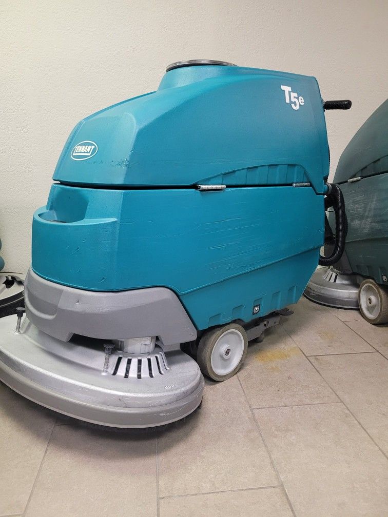 Floor SCRUBBER T5e