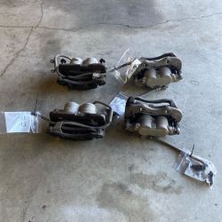 2004 Chevy Tahoe Brake Calipers