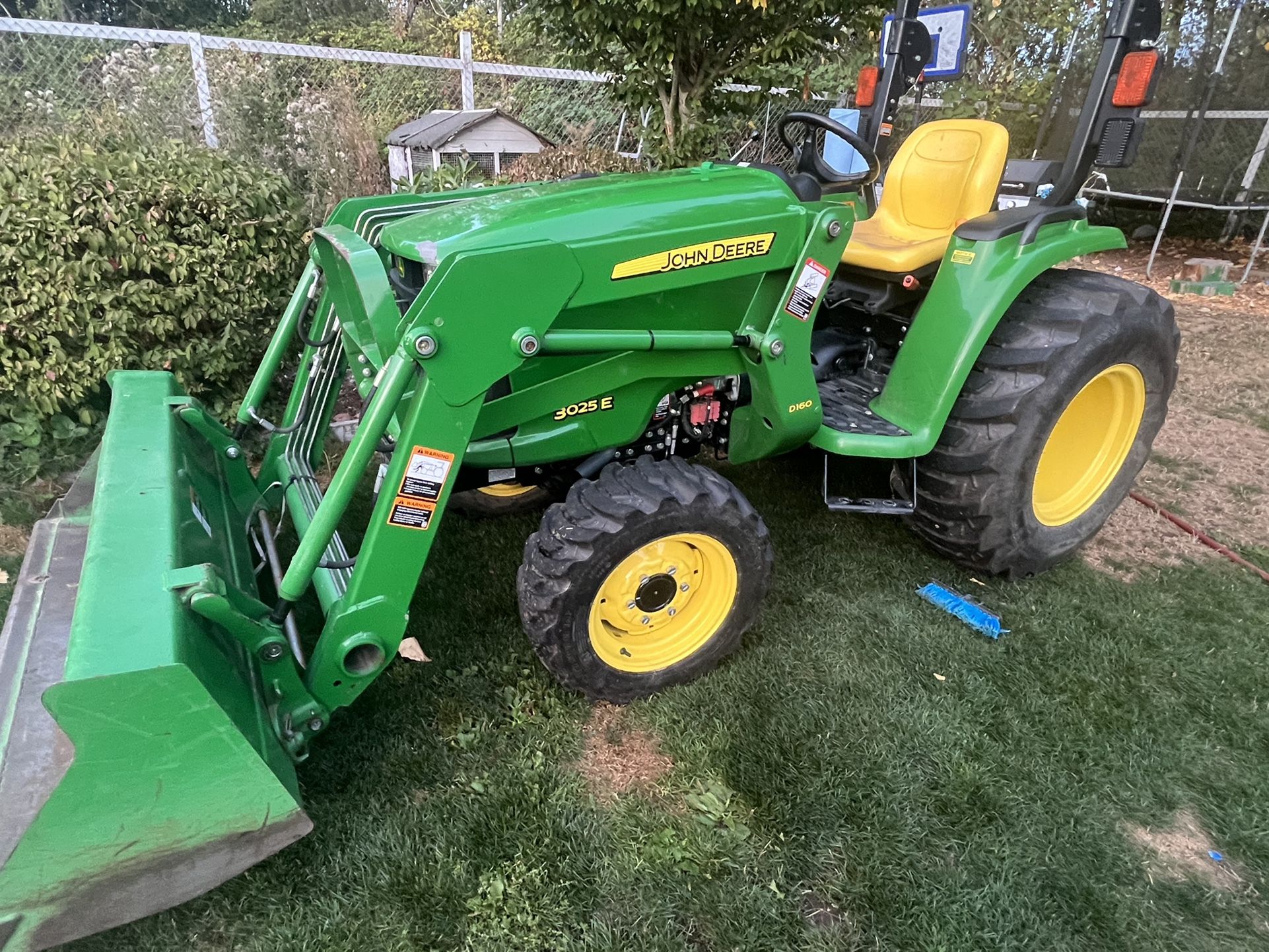 2017 John Deere  3025e