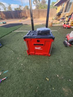 Milwaukee box new firm price