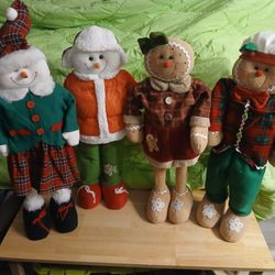 SET OF 4 CHRISTMAS DOLLS