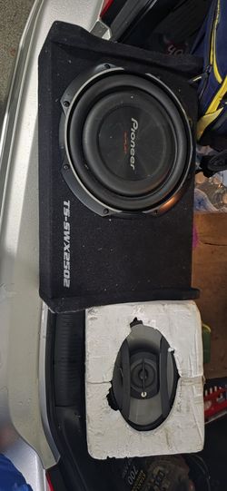 pioneer subwoofer and 4 speakers