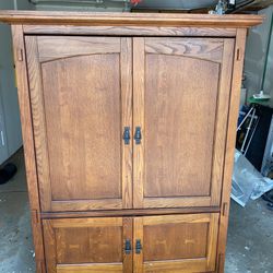 Oak Cherry-stained Entertainment Center 