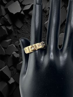 Men’ Diamond & Gold band in 14k Yellow Gold