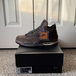 Jordan 4 DARK MOCHA SIZE 12 