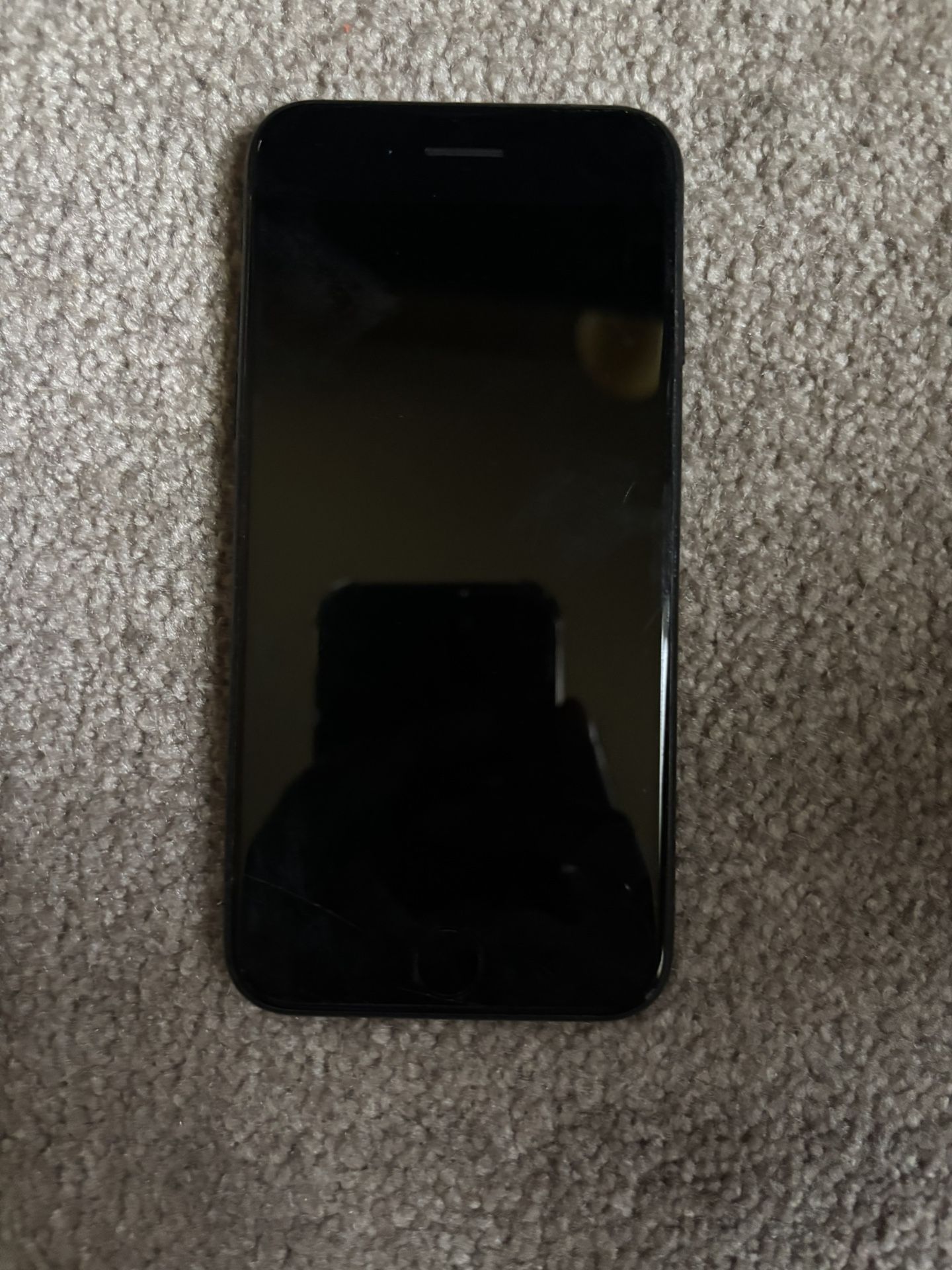 2 PHONES iPhone 7 & SE FOR SALE