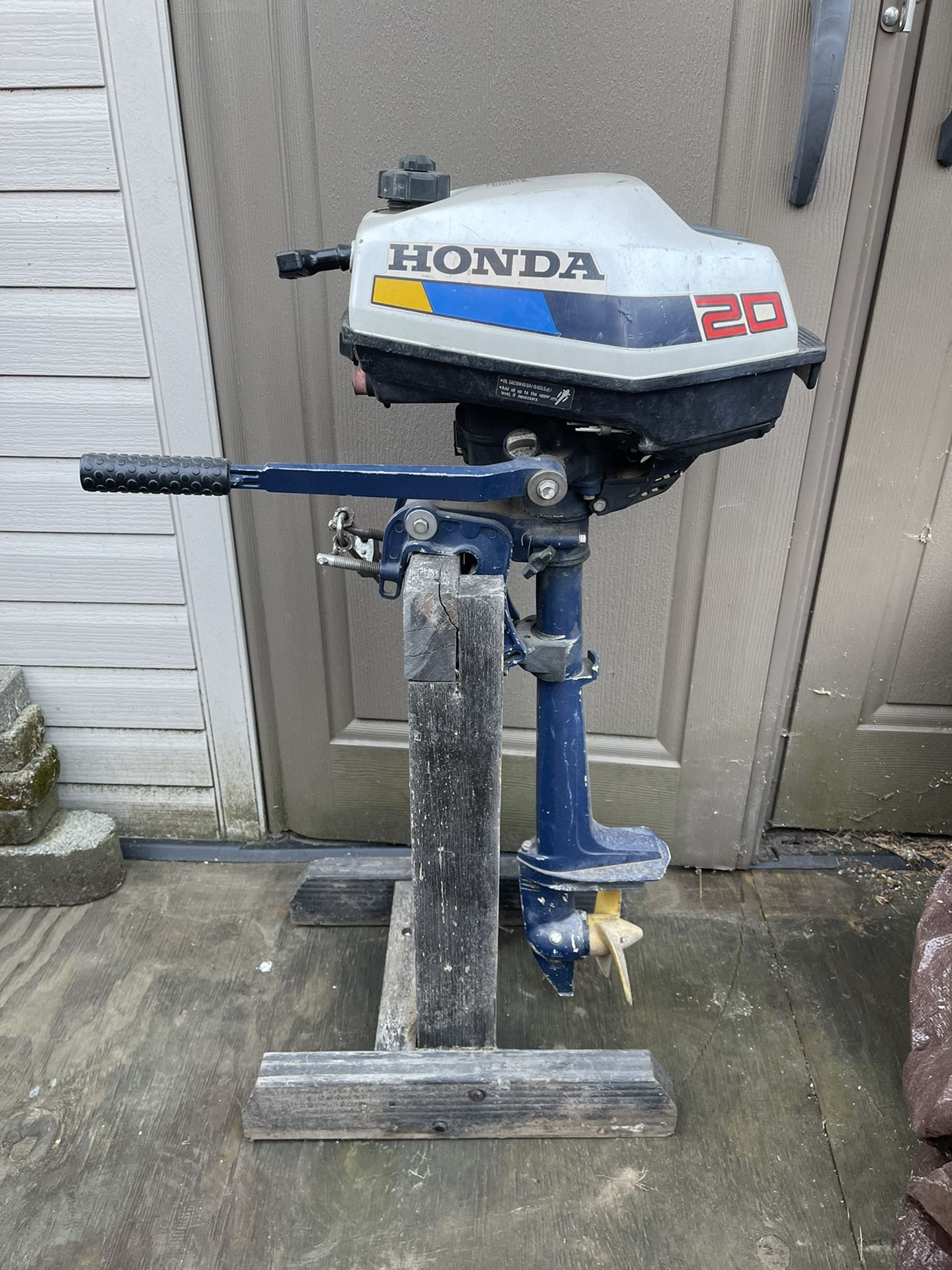 Honda BF20 2 HP Outboard 4 Stroke Boat Motor for Sale in Seattle, WA