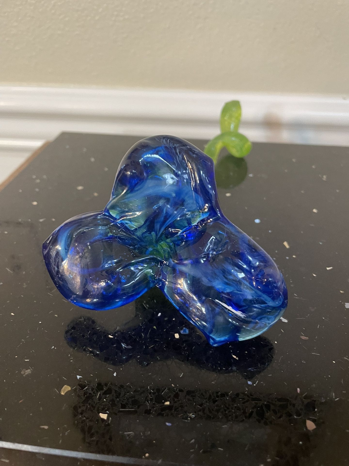 Art Glass Hand Blown Cobalt Blue Flower Centerpiece Sculpture Twisted Green Stem 8”L