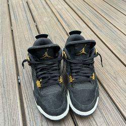Jordan 4 Retro Royalty