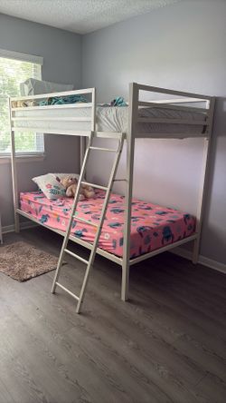 Bunk bed