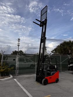 3 Tower 2014 Toyota Forklift 