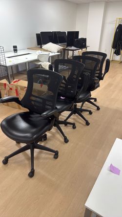 8 Black Desk Chairs