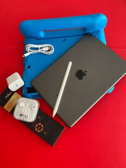Apple IPad 8th Generation (10.2” Retina/ Latest iOS 26 / 2020 model) 32GB with kids case, Pen & Accessories