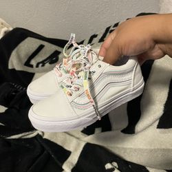 Girls “Vans Pride Old Skool Shoes” 13