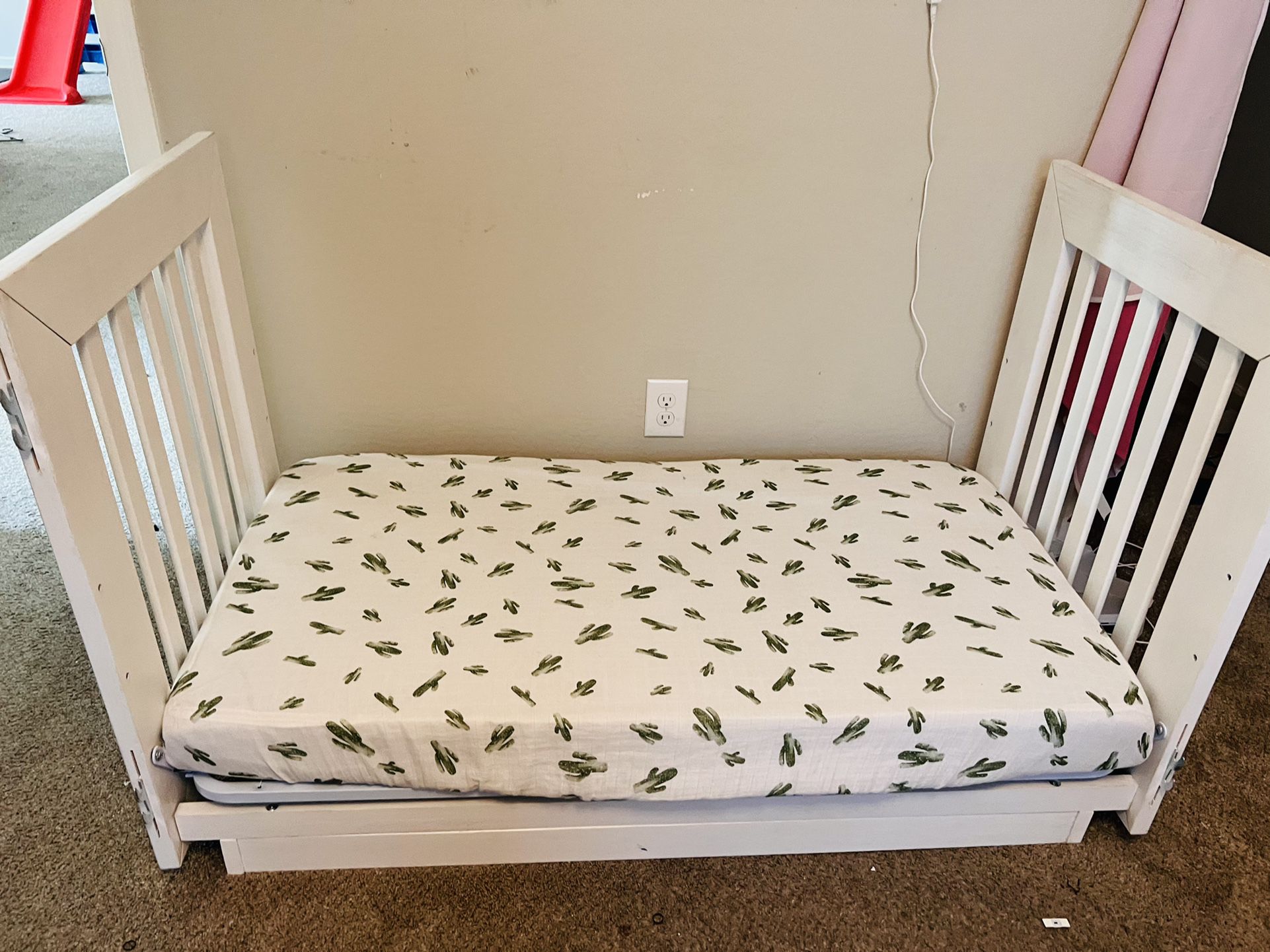 Evolur Maddox Crib/Toddler Bed & Mattress