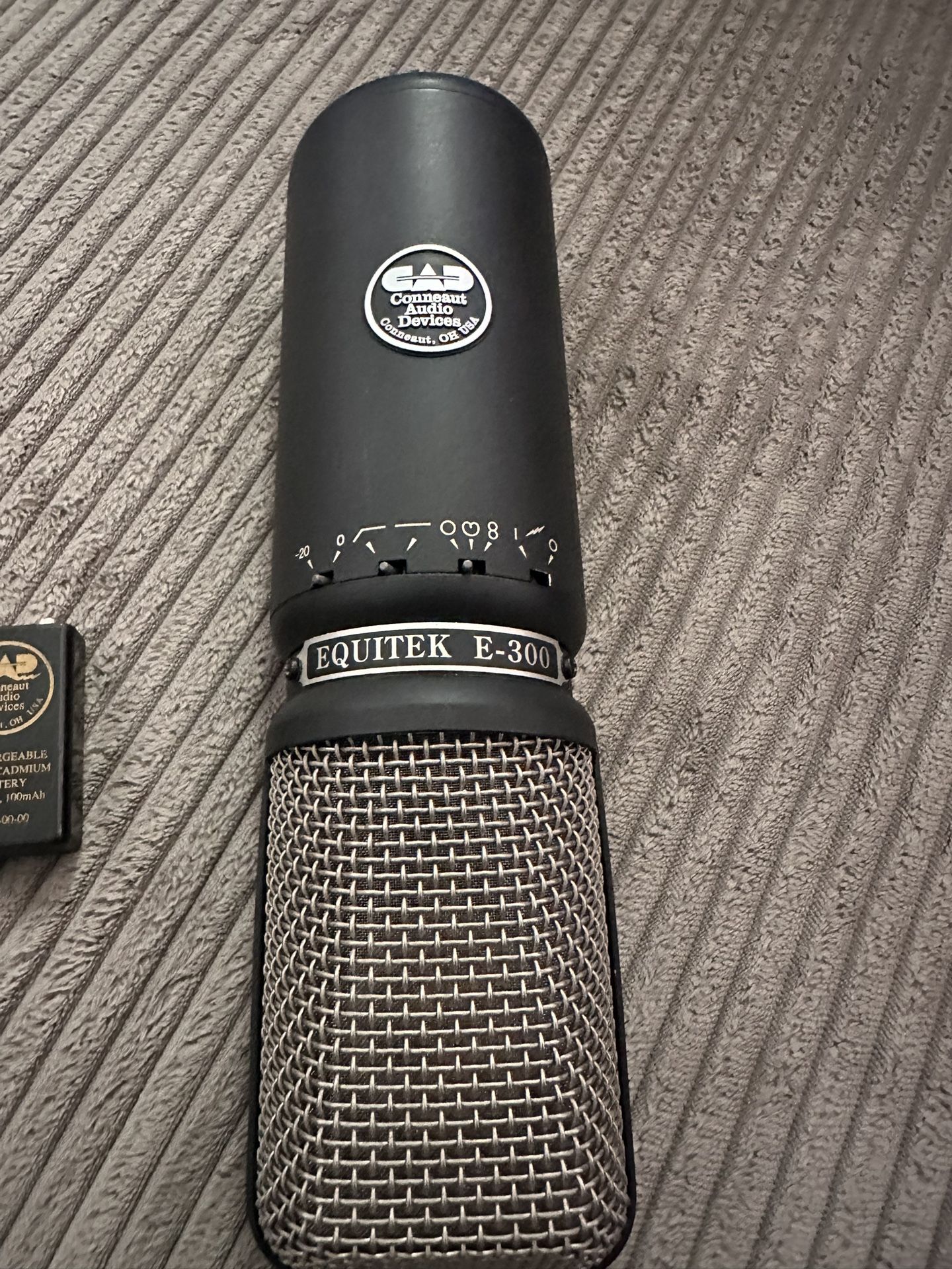 CAD Equitek E-300 Condenser Mic