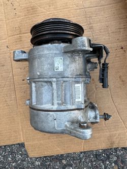 2015-2020 Cadillac Escalade AC Compressor OEM 90 day warranty can deliver or meet see vehicles it fit below